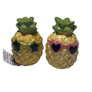 Pineapple Salt & Pepper shaker set Cracker Barrel